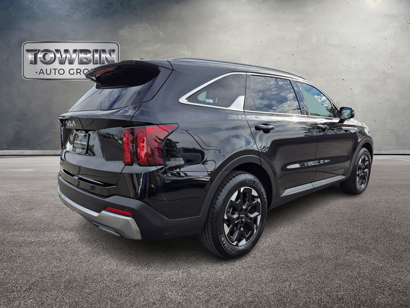 2024 Kia Sorento S photo 4