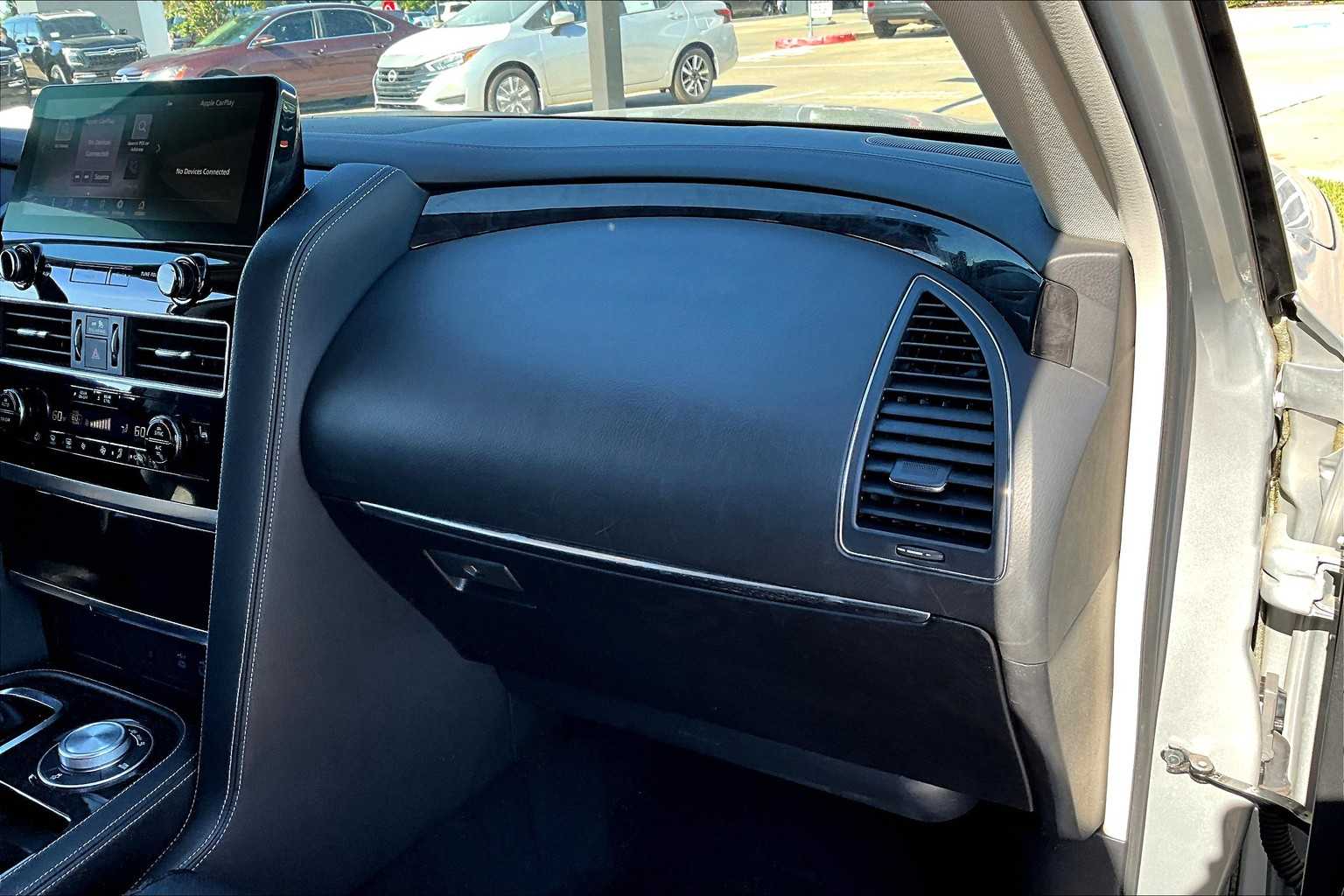 2022 Infiniti QX80 Luxe photo 16