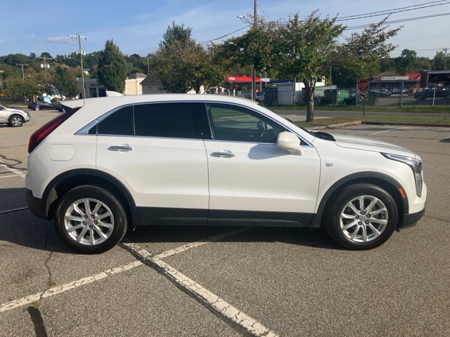 2020 Cadillac XT4 Luxury photo 2