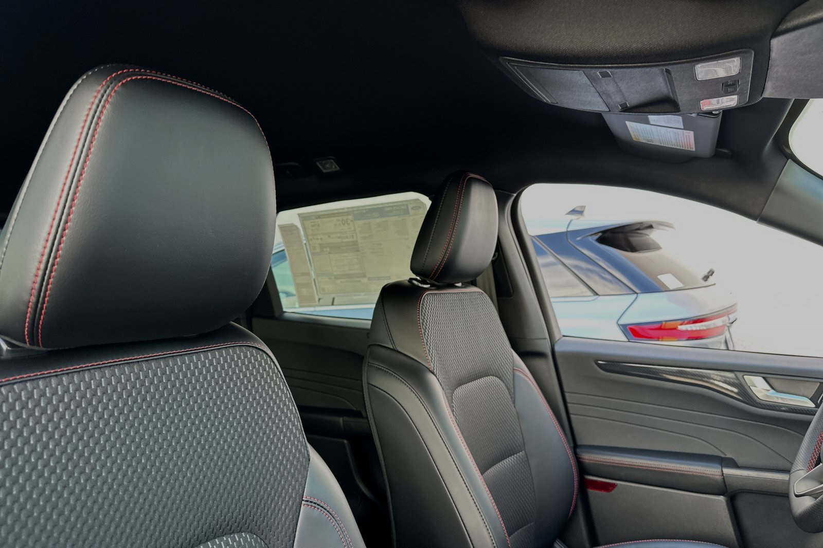 2024 Ford Escape ST-Line photo 12
