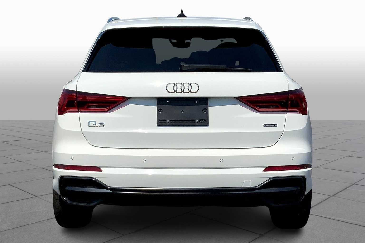 2022 Audi Q3 S line Premium Plus photo 4