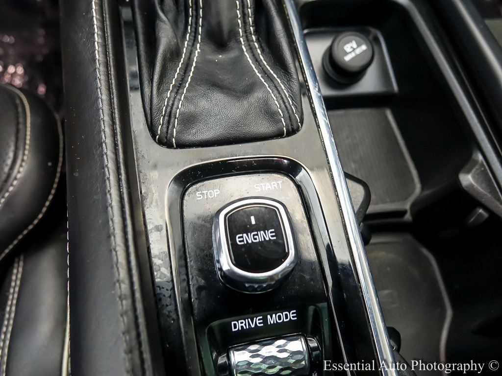 2016 Volvo XC90 T6 R-Design photo 15