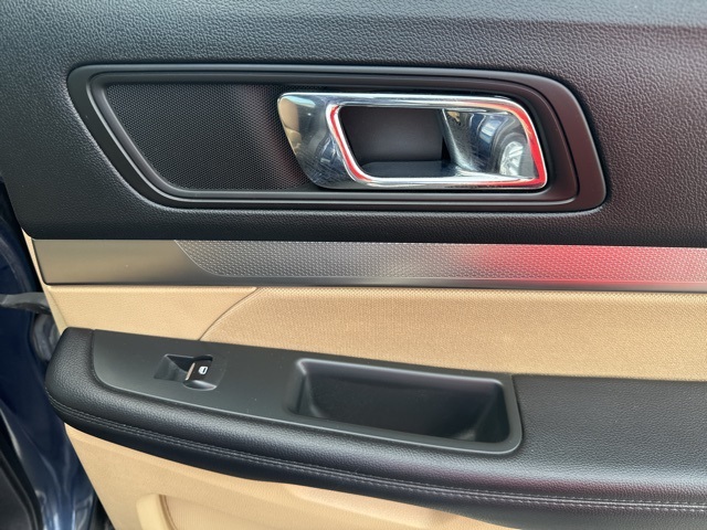 2017 Ford Explorer Base photo 20