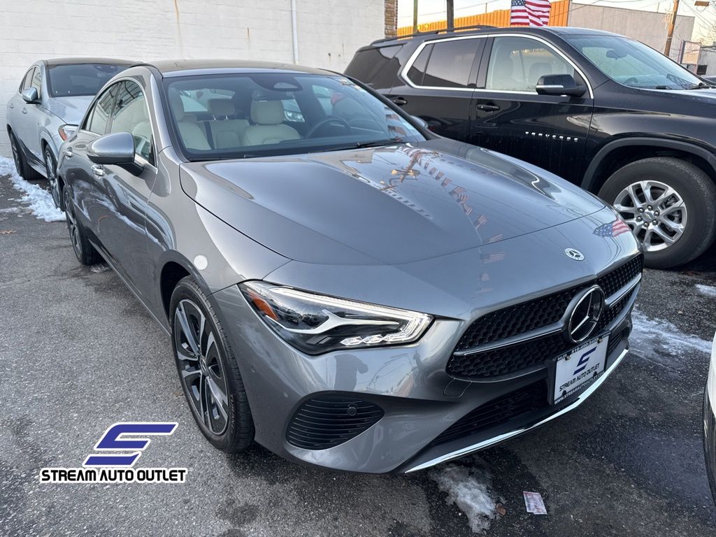 2024 Mercedes Benz CLA 250 4MATIC photo 2