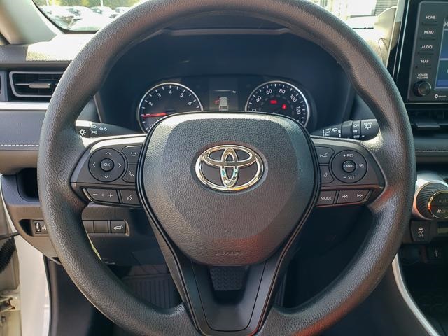 2022 Toyota RAV4 XLE photo 10