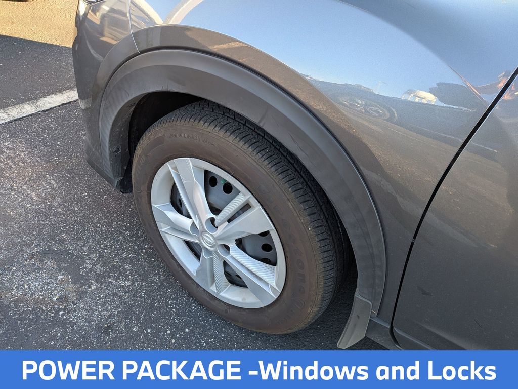 2022 Nissan Kicks S photo 4