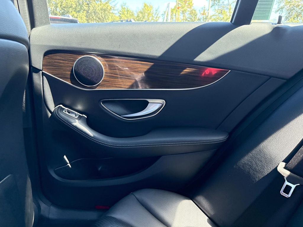 2018 Mercedes Benz C 300 photo 15