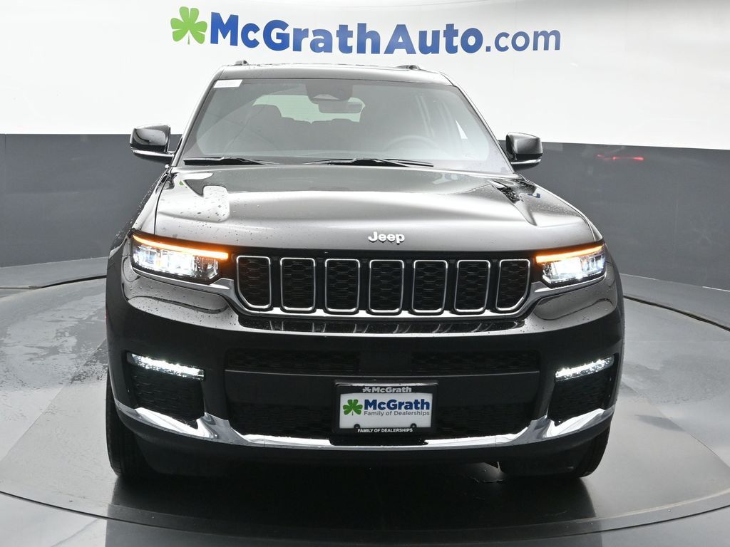 2025 Jeep Grand Cherokee Limited photo 2