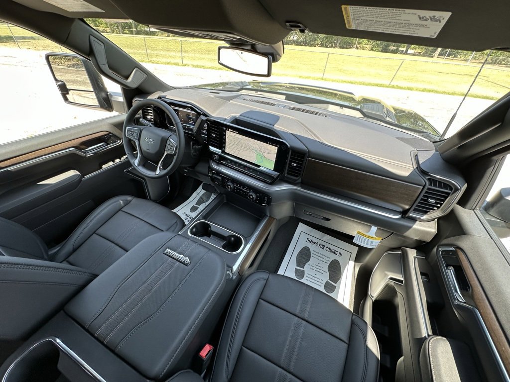 2025 Chevrolet Silverado 2500HD High Country photo 12