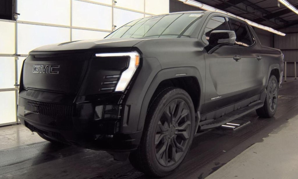 2024 GMC Sierra EV Denali's photo