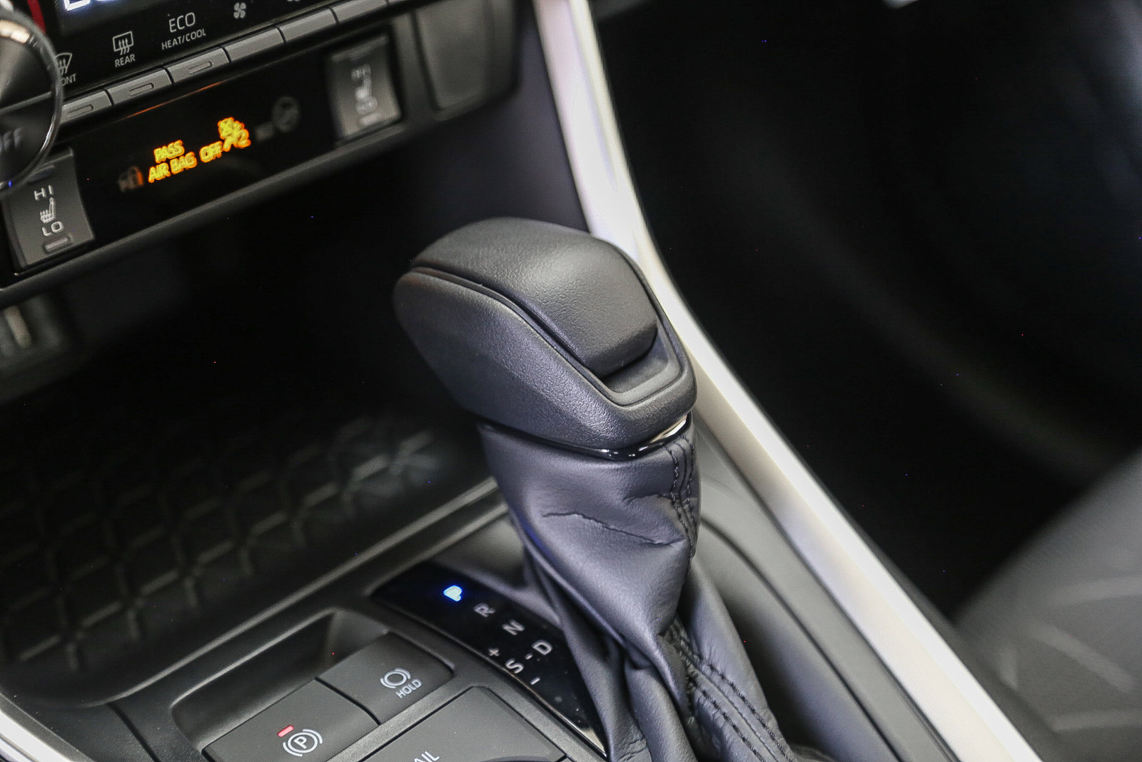 2025 Toyota RAV4 Hybrid XLE photo 19