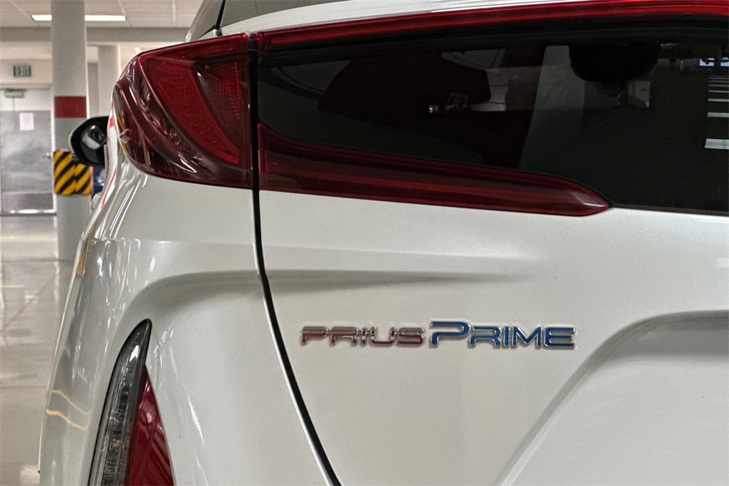2022 Toyota Prius Prime XLE photo 25