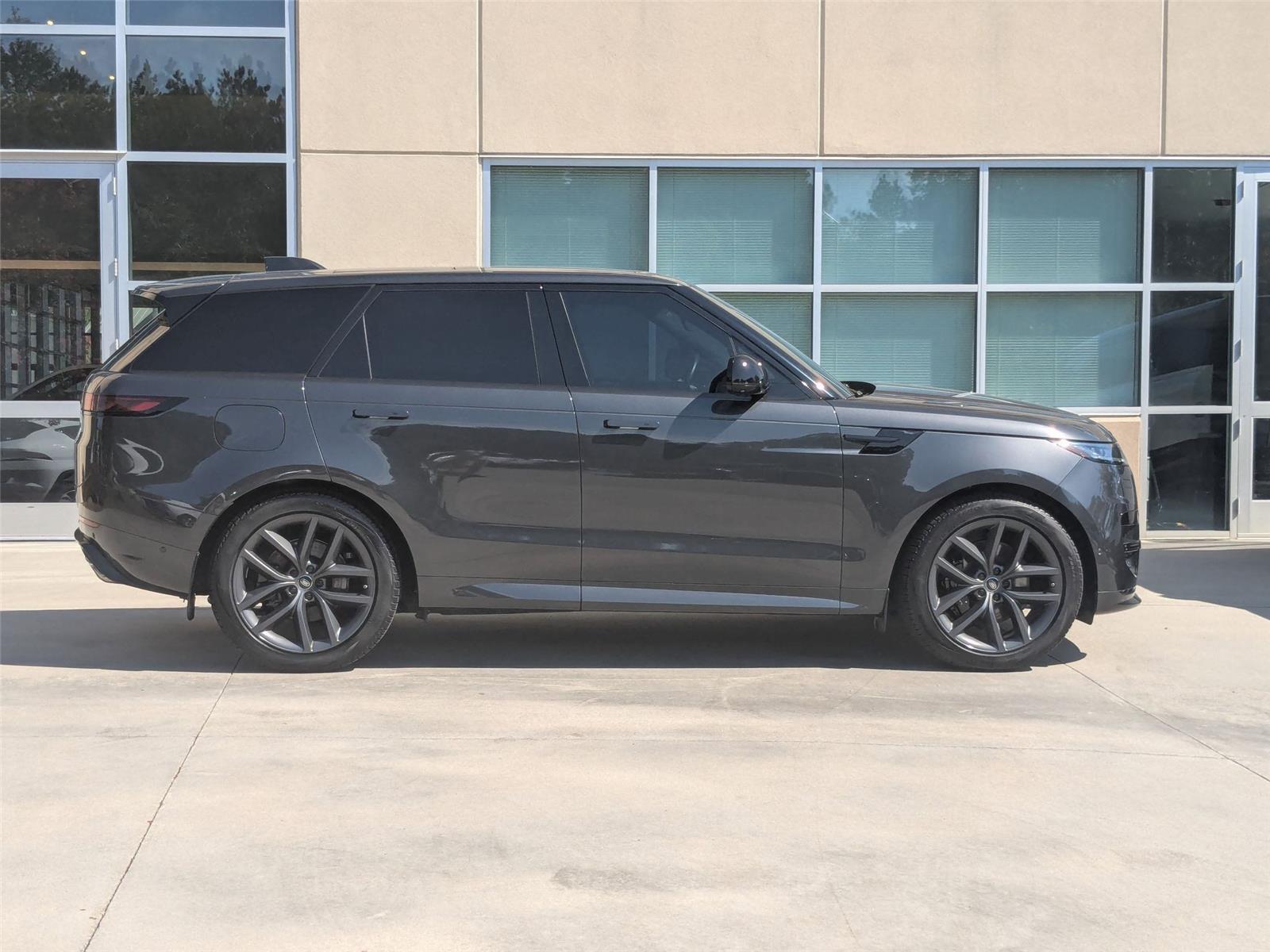 2024 Land Rover Range Rover Sport SE photo 4