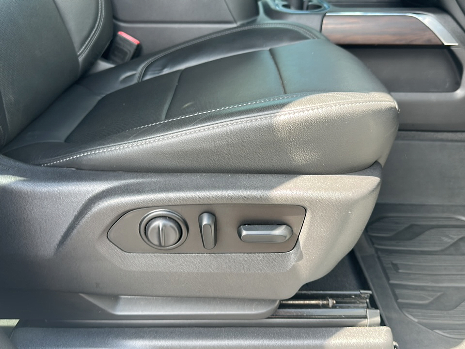2020 Gmc Sierra 1500 SLT photo 11