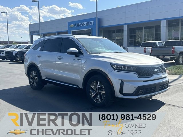 Used 2022 Silver Kia EX image 1