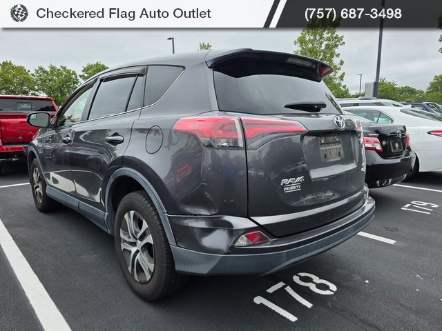 2018 Toyota RAV4 LE photo 4