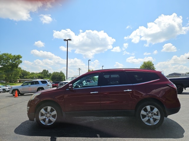 Used 2016 Chevrolet Traverse 1LT with VIN 1GNKRGKD9GJ293948 for sale in Dixon, IL