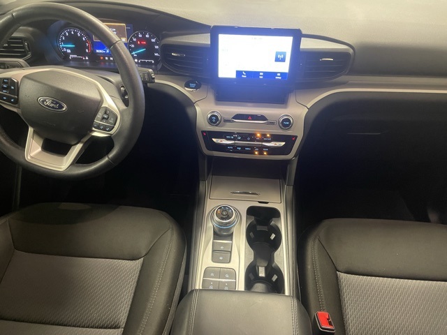 2024 Ford Explorer XLT photo 2