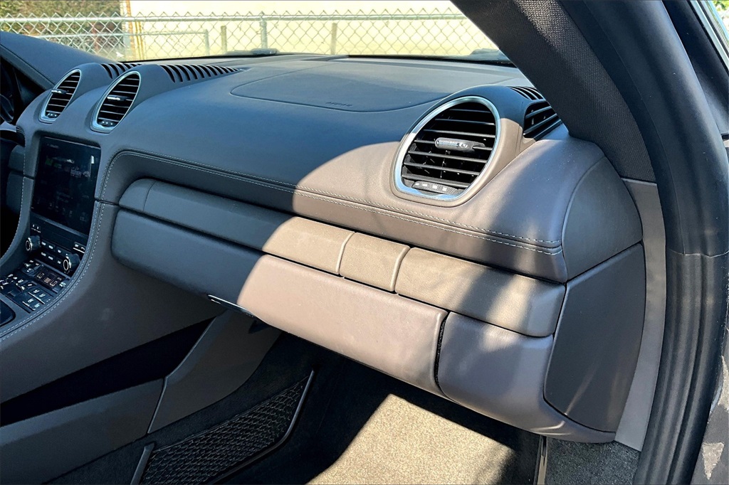 2025 Porsche Cayman S photo 22