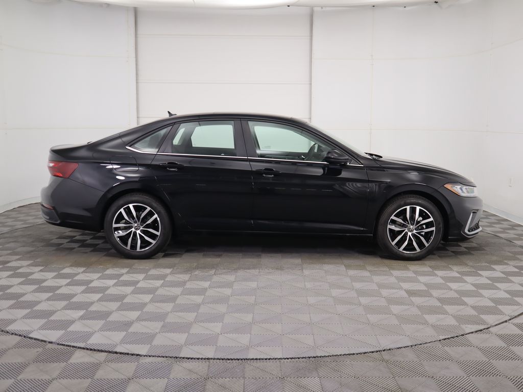 2026 Volkswagen Jetta 1.5T SE photo 4