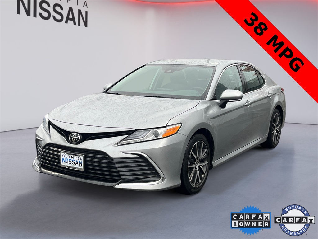 2024 Toyota Camry XLE's photo
