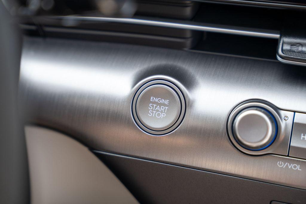2026 Hyundai Kona SEL photo 22