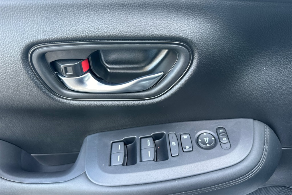 2026 Honda HR-V LX photo 11