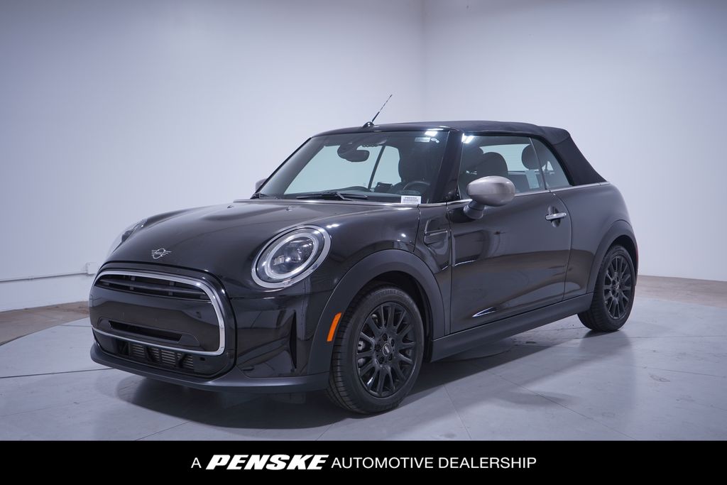 2022 MINI Convertible Base's photo