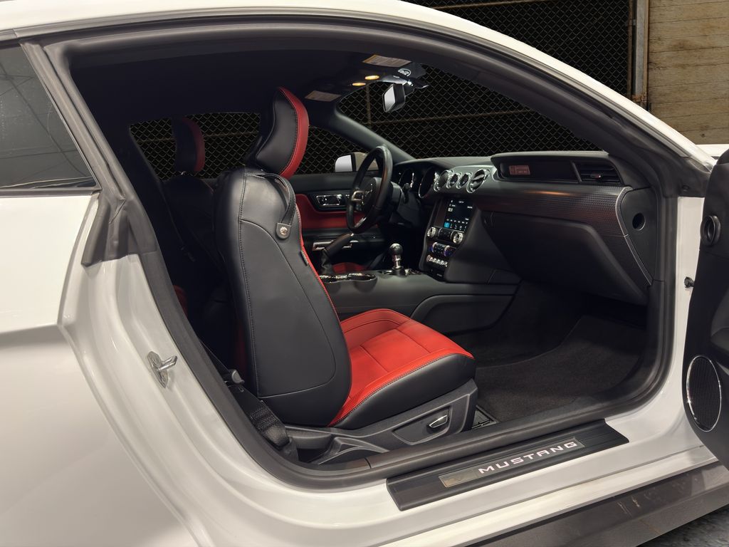 2016 Ford Mustang GT Premium photo 10