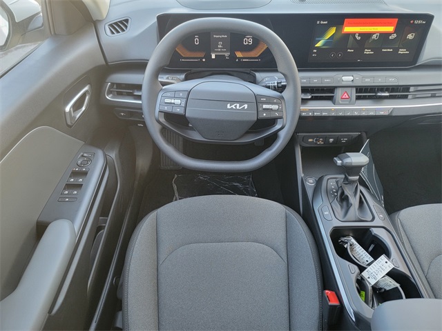 2025 Kia K4 LX photo 19