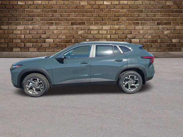 2026 Chevrolet Trax LT photo 2