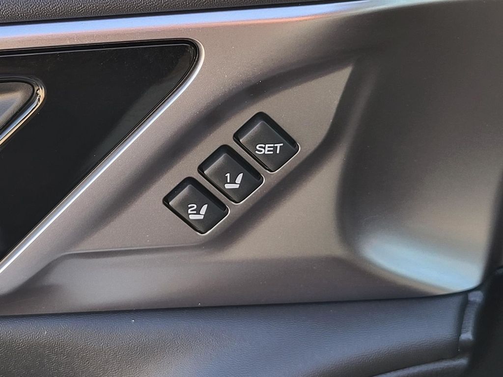 2023 Subaru Outback Touring XT photo 18