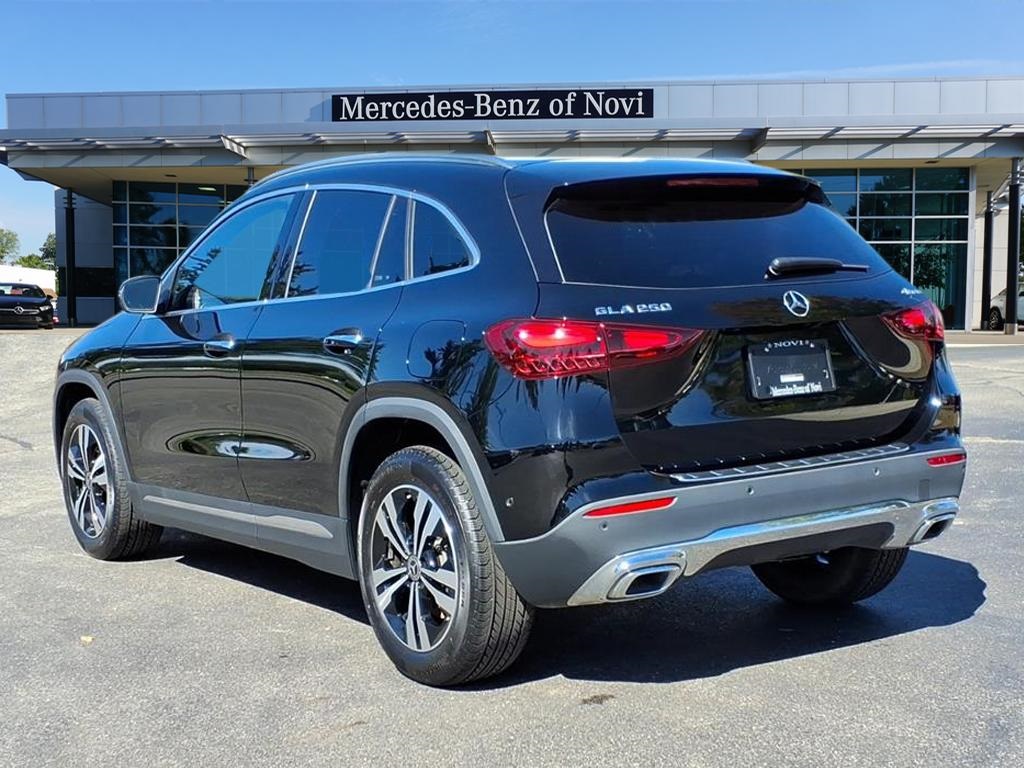 2025 Mercedes Benz GLA 250 4MATIC photo 2