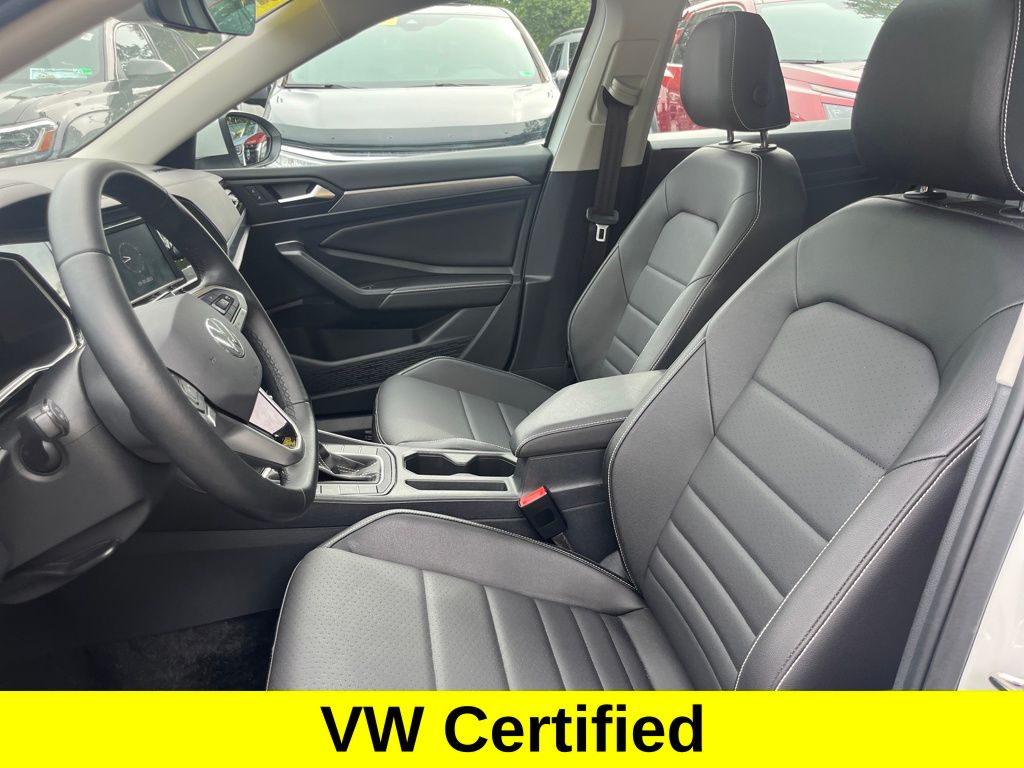 2024 Volkswagen Jetta 1.5T SE photo 3