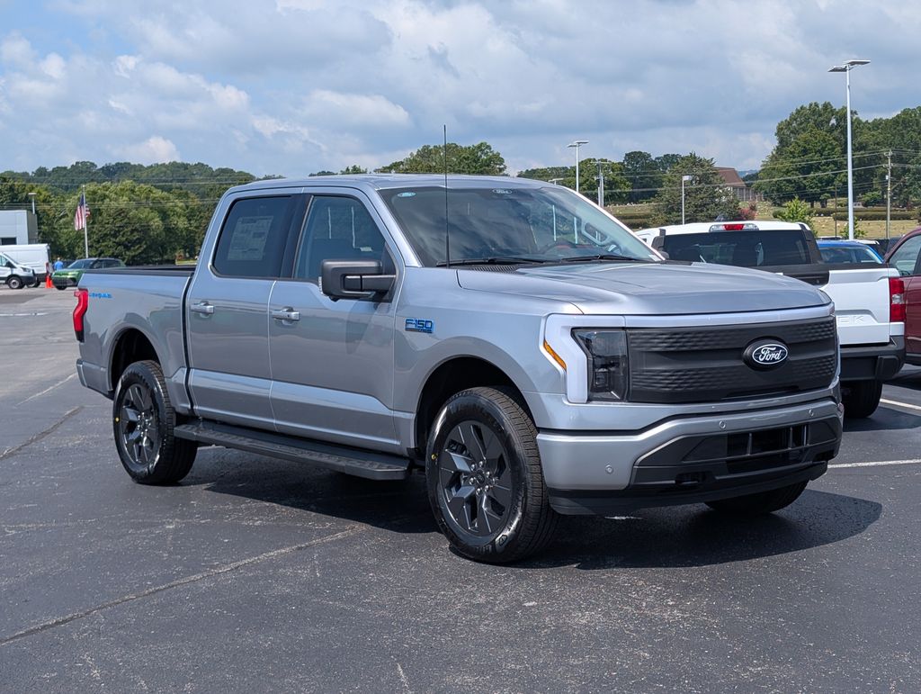 2025 Ford F-150 Lightning photo 2