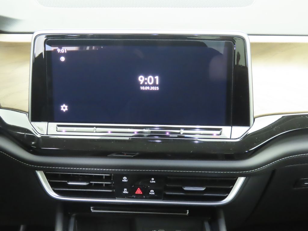 2026 Volkswagen Atlas SE Technology photo 14