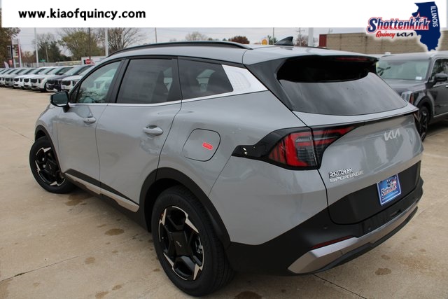 2026 Kia Sportage EX photo 4