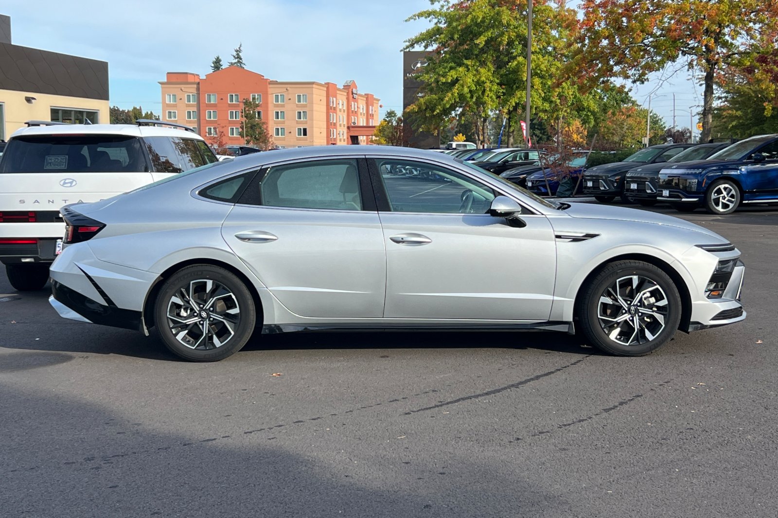 2024 Hyundai Sonata SEL photo 2