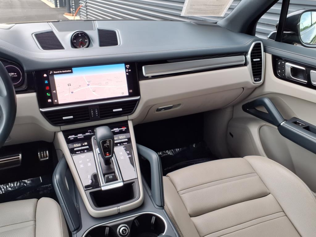 2023 Porsche Cayenne S Platinum Edition photo 22
