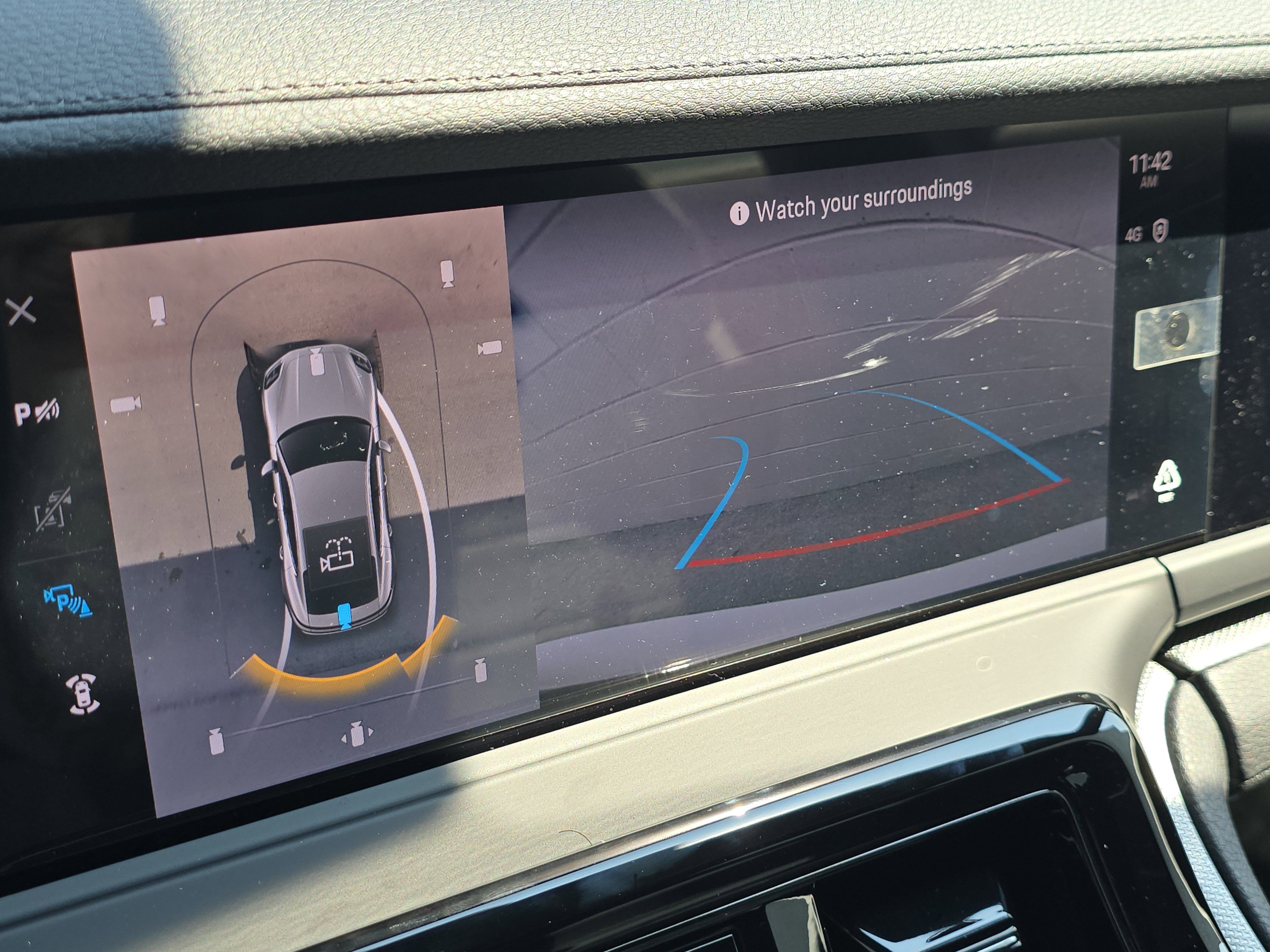 2025 Porsche Panamera 4 photo 8
