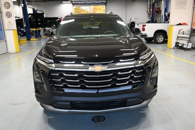 2026 Chevrolet Equinox LT photo 2