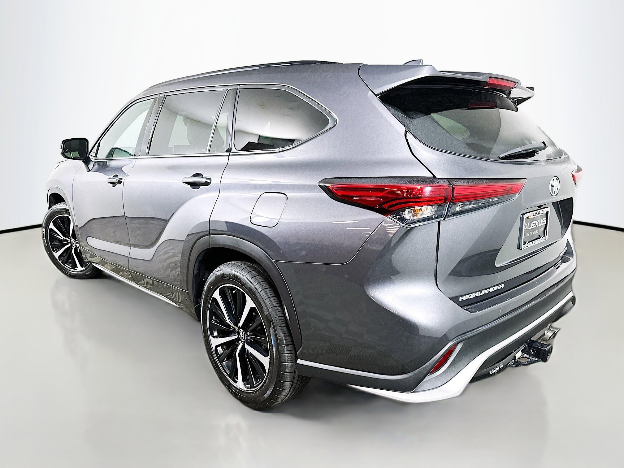 2021 Toyota Highlander XSE photo 2