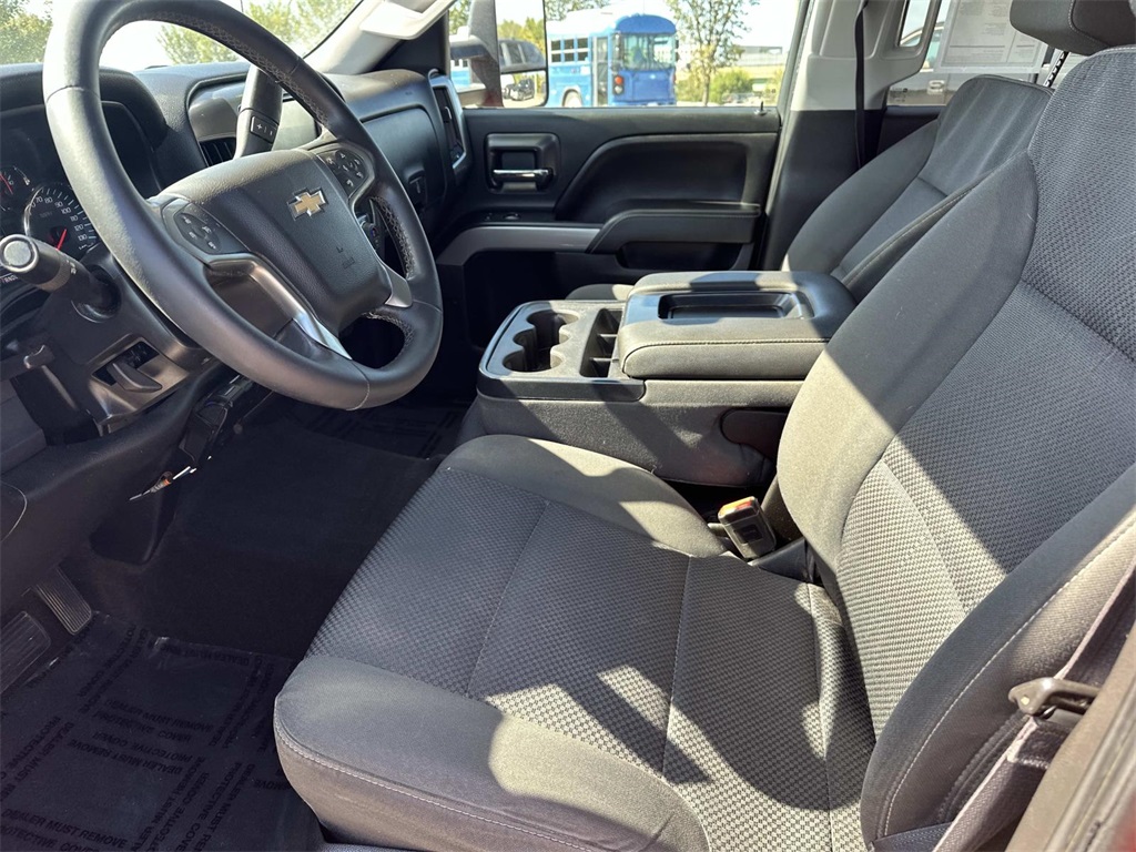 2017 Chevrolet Silverado 1500 LT photo 11