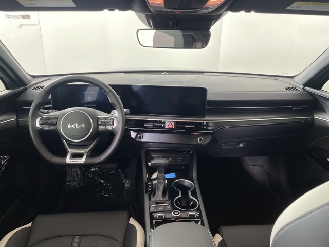 2026 Kia K5 GT-Line photo 32