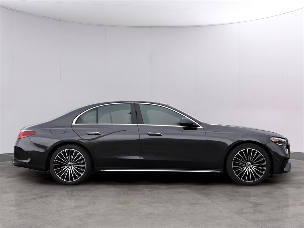 2025 Mercedes Benz E 350 4MATIC photo 4