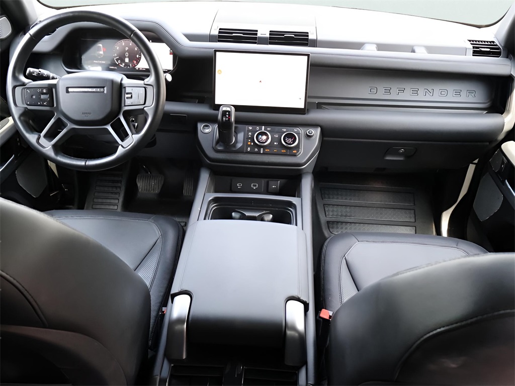 2024 Land Rover Defender 130 X-Dynamic SE photo 13