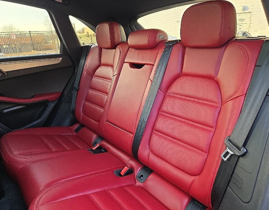 2023 PORSCHE MACAN - Image 23