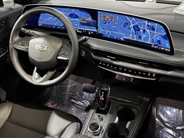 2025 Cadillac XT4 Premium Luxury photo 3