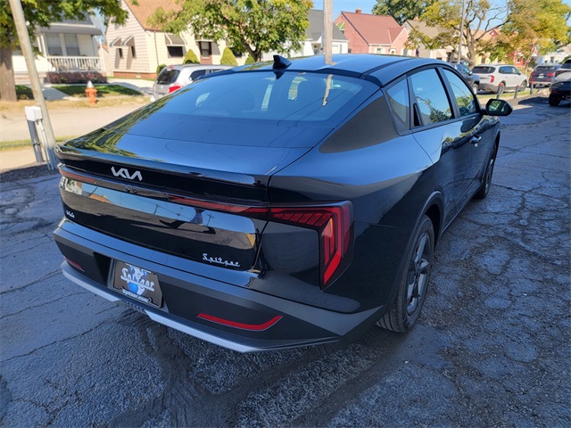 2025 Kia K4 LXS photo 2