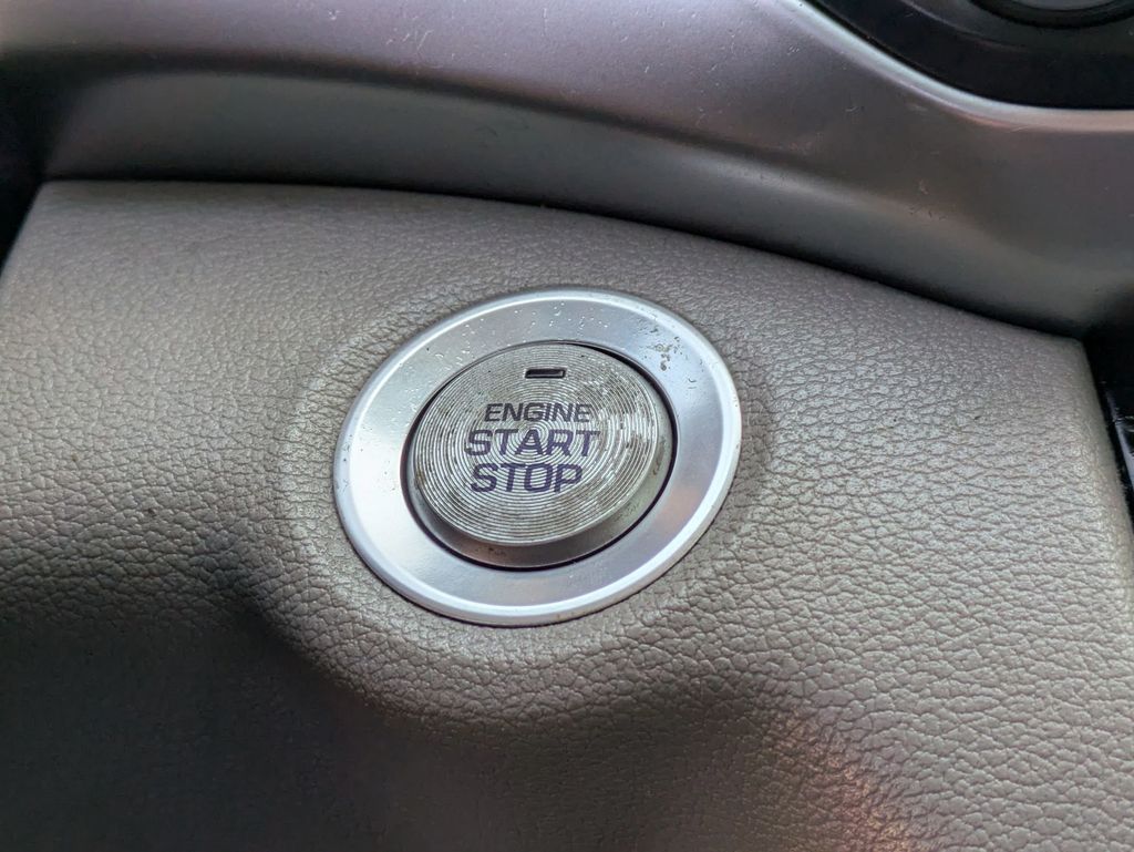 2019 Hyundai Elantra SEL Value Edition Limited photo 17